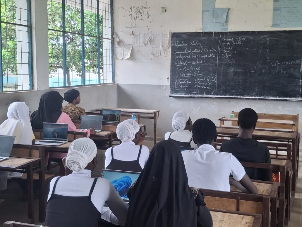 Girls In Tech classroom session